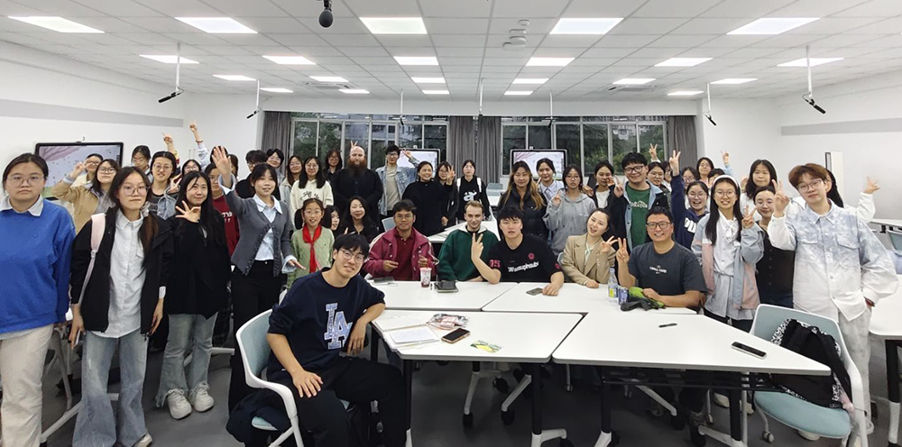 aRXm_1775783144005047795.jpg 合影裁剪.jpg